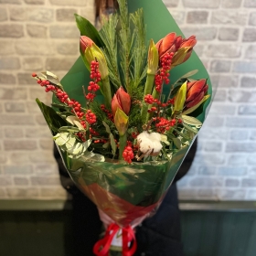 French Hen Flat Bouquet