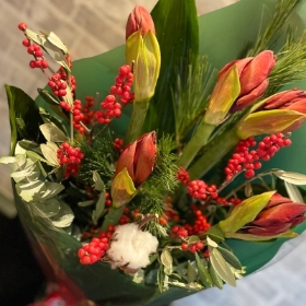 French Hen Flat Bouquet